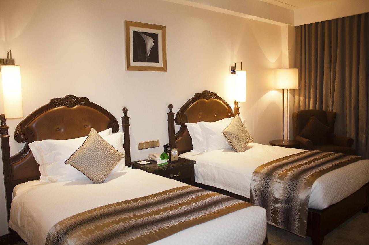 Tang Palace Hotel Accra Exteriör bild