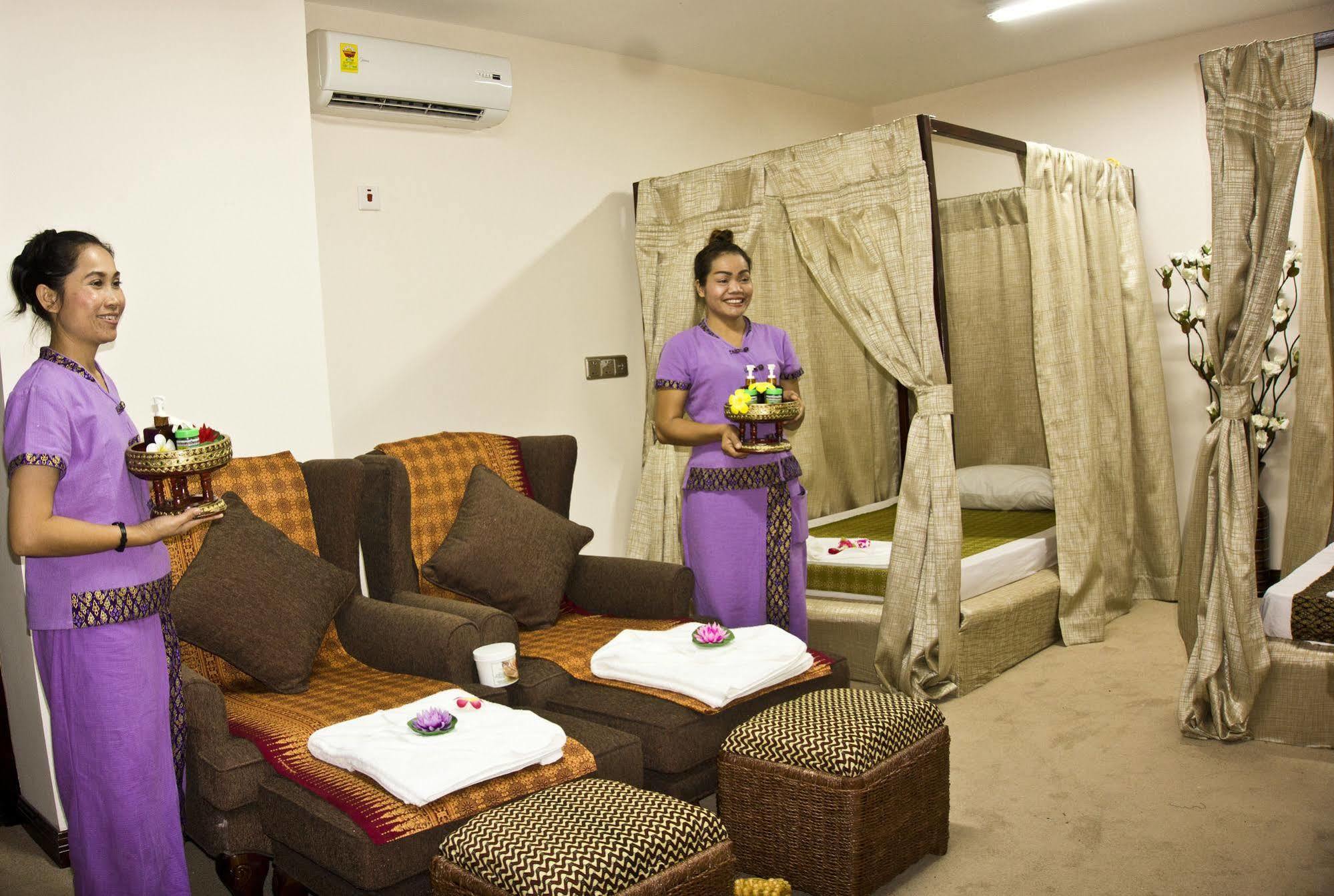 Tang Palace Hotel Accra Exteriör bild